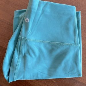 Lululemon high waisted Wonder Train shorts sz 4